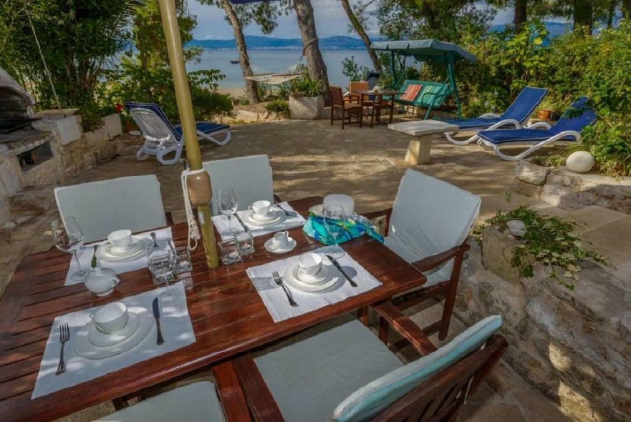 Deluxe Villa Sirena On The Beach With Pool Supetar Exterior photo