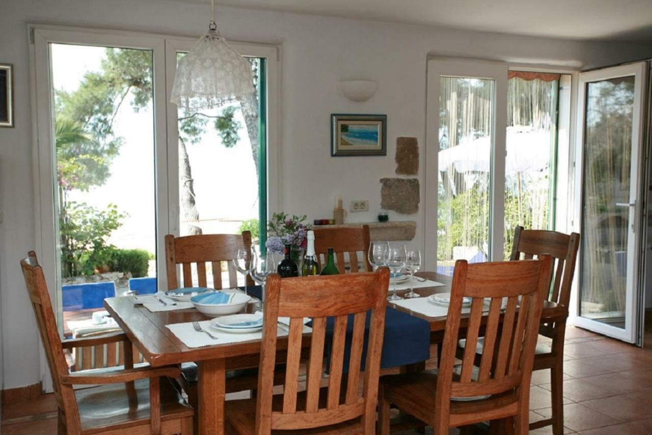 Deluxe Villa Sirena On The Beach With Pool Supetar Exterior photo