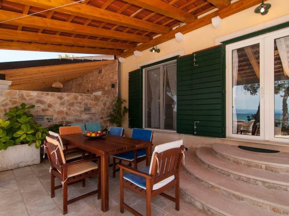 Deluxe Villa Sirena On The Beach With Pool Supetar Exterior photo